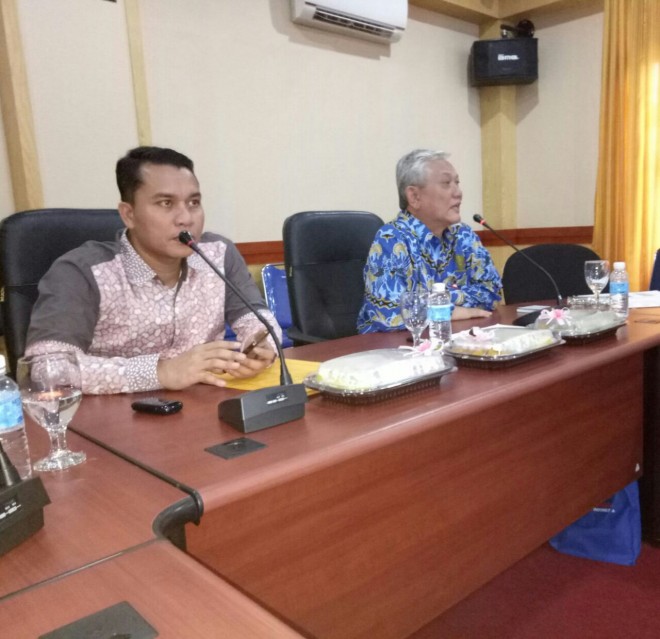 Ketua ombudsman memberikan materi