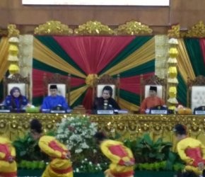 Ketua DPRD Muarojambi memimpin paripuran HUT Muarojambi ke 18