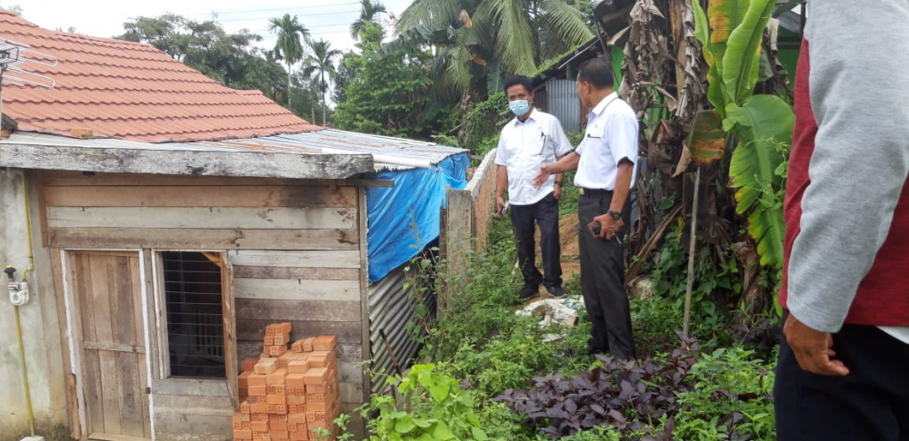 DPRD Muaro Jambi Saat meninjau Kondisi Turap